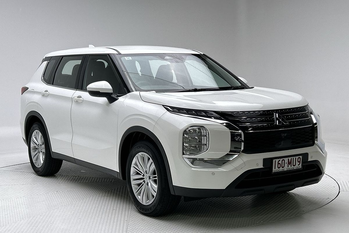 2023 Mitsubishi Outlander ES ZM