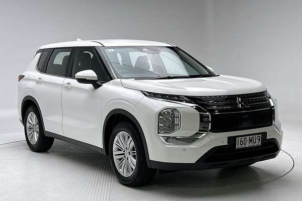 2023 Mitsubishi Outlander ES ZM