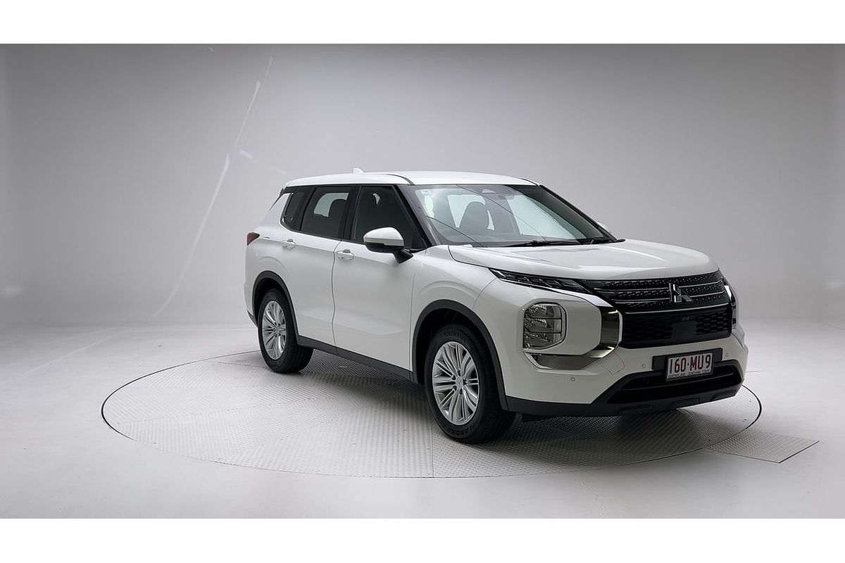 2023 Mitsubishi Outlander ES ZM