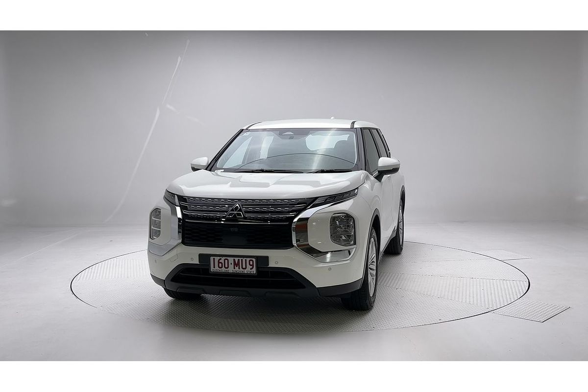 2023 Mitsubishi Outlander ES ZM