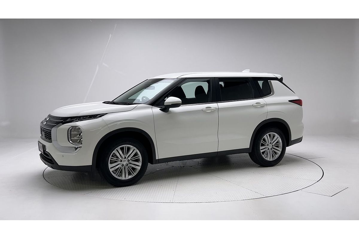 2023 Mitsubishi Outlander ES ZM