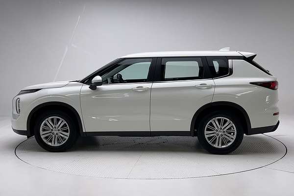 2023 Mitsubishi Outlander ES ZM