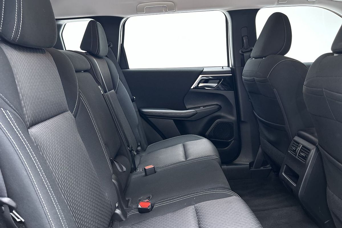 2023 Mitsubishi Outlander ES ZM