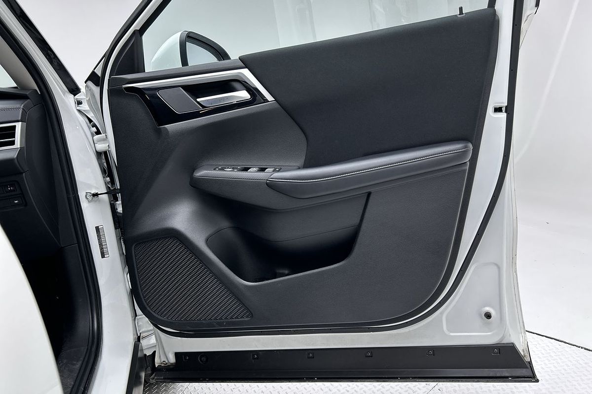 2023 Mitsubishi Outlander ES ZM