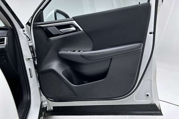 2023 Mitsubishi Outlander ES ZM