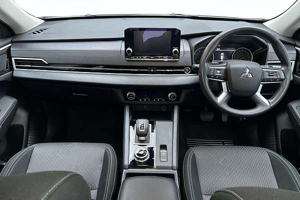 2023 Mitsubishi Outlander ES ZM