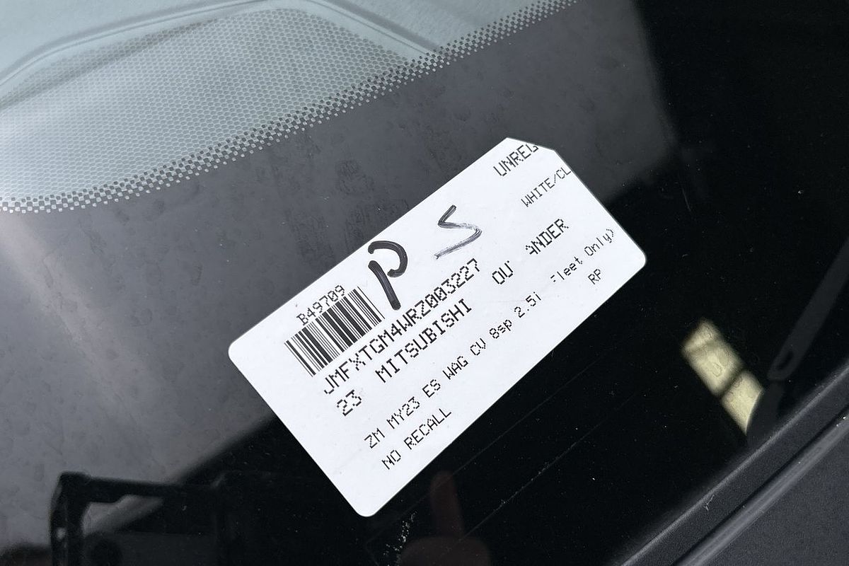 2023 Mitsubishi Outlander ES ZM