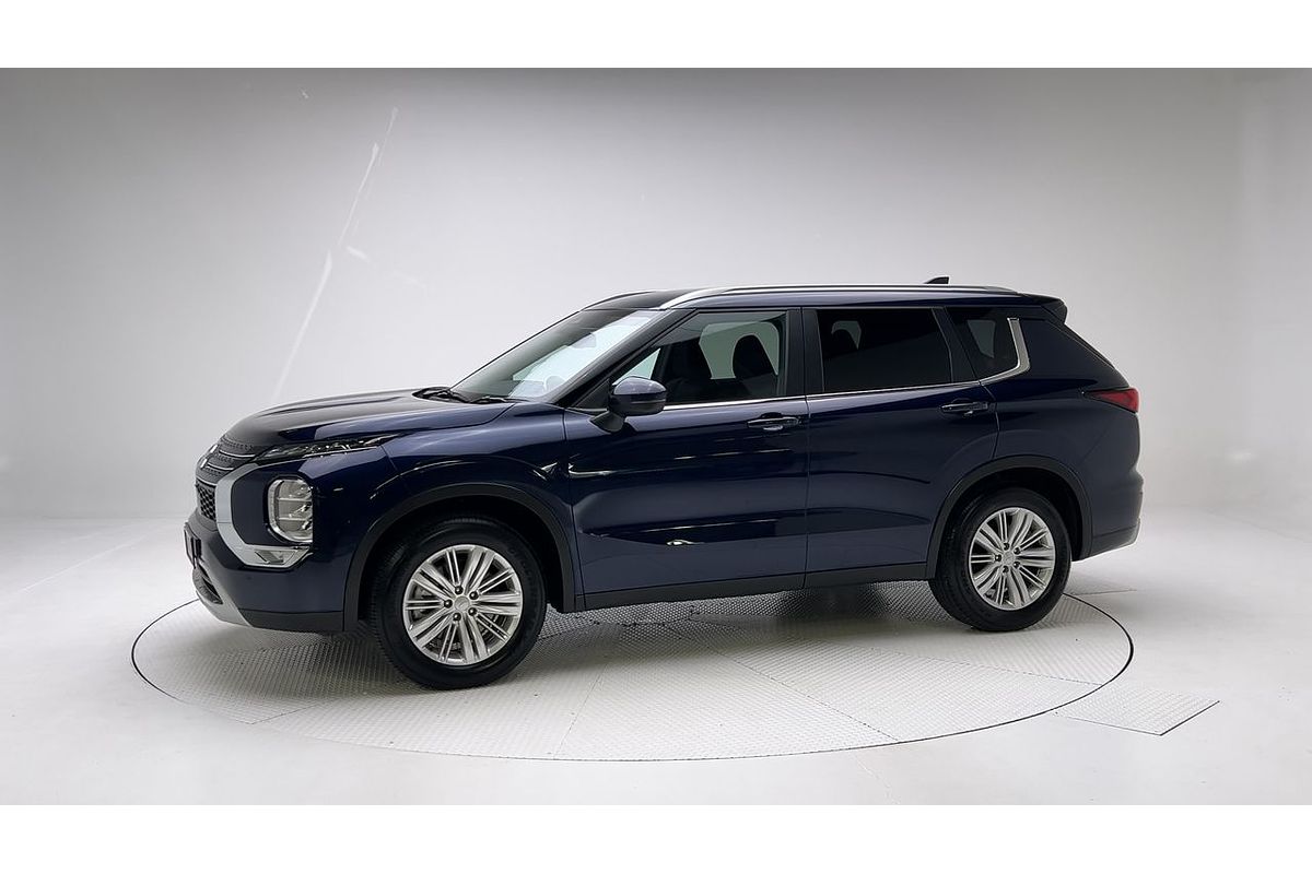 2023 Mitsubishi Outlander LS ZM
