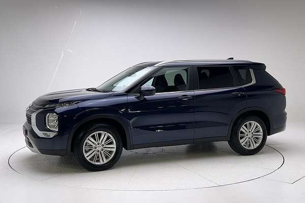2023 Mitsubishi Outlander LS ZM