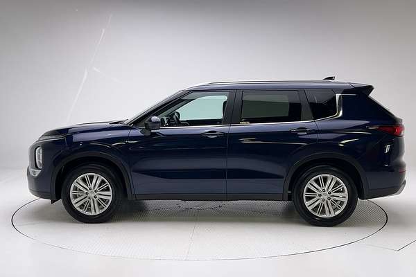 2023 Mitsubishi Outlander LS ZM