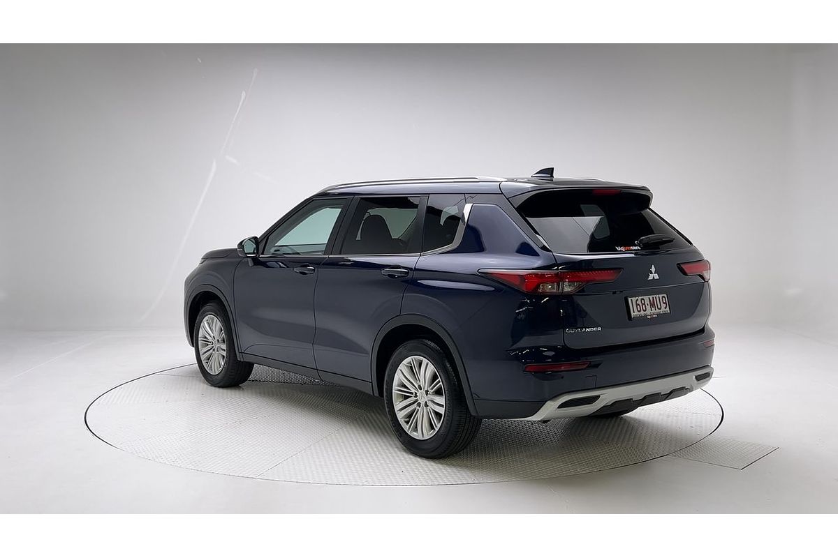 2023 Mitsubishi Outlander LS ZM