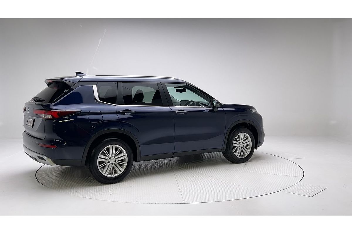 2023 Mitsubishi Outlander LS ZM
