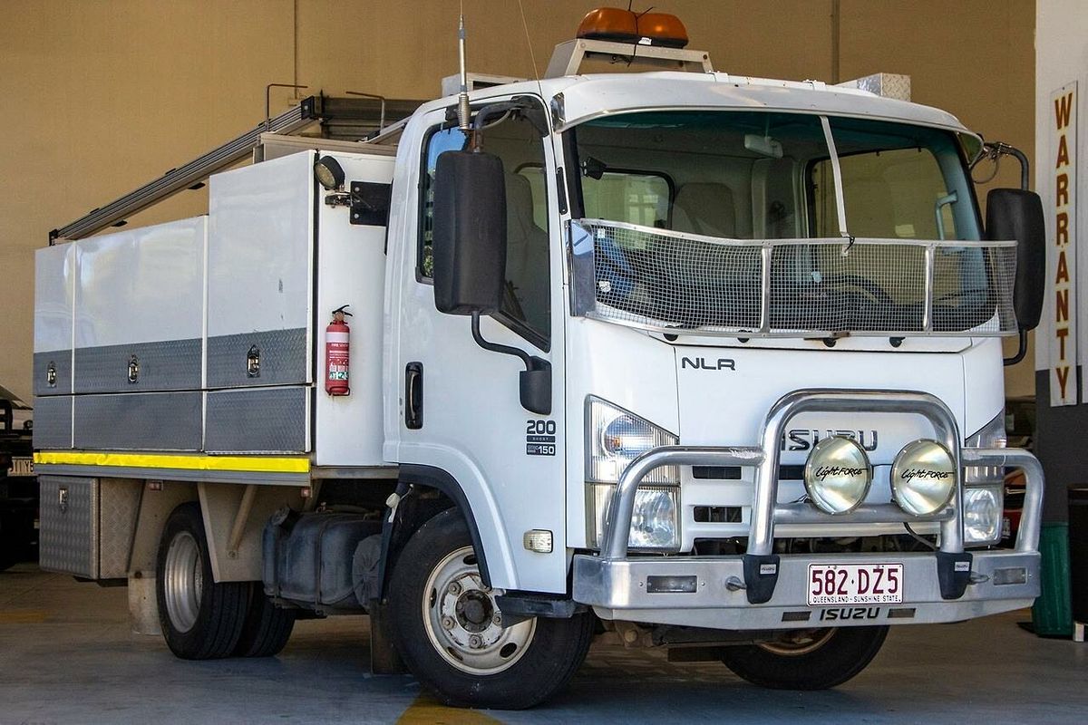 2009 Isuzu NLR NLR SERIES