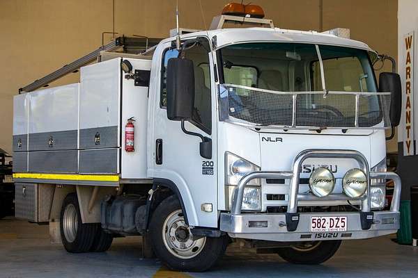 2009 Isuzu NLR NLR SERIES