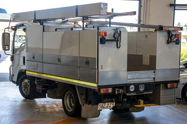 2009 Isuzu NLR NLR SERIES