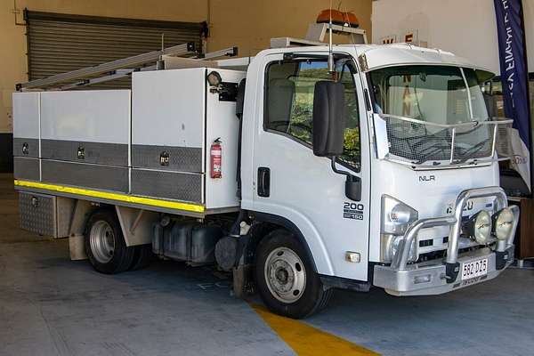 2009 Isuzu NLR NLR SERIES