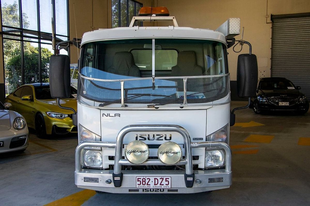 2009 Isuzu NLR NLR SERIES