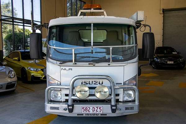 2009 Isuzu NLR NLR SERIES