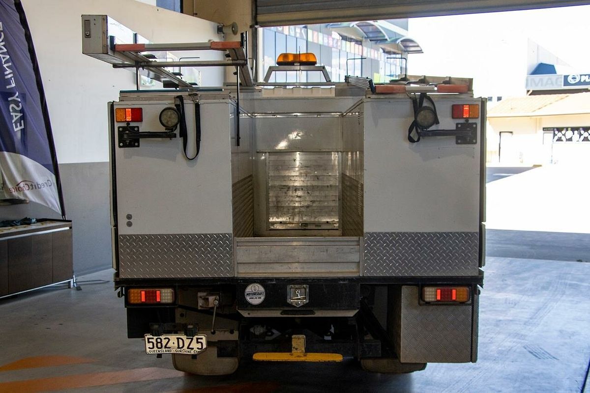 2009 Isuzu NLR NLR SERIES