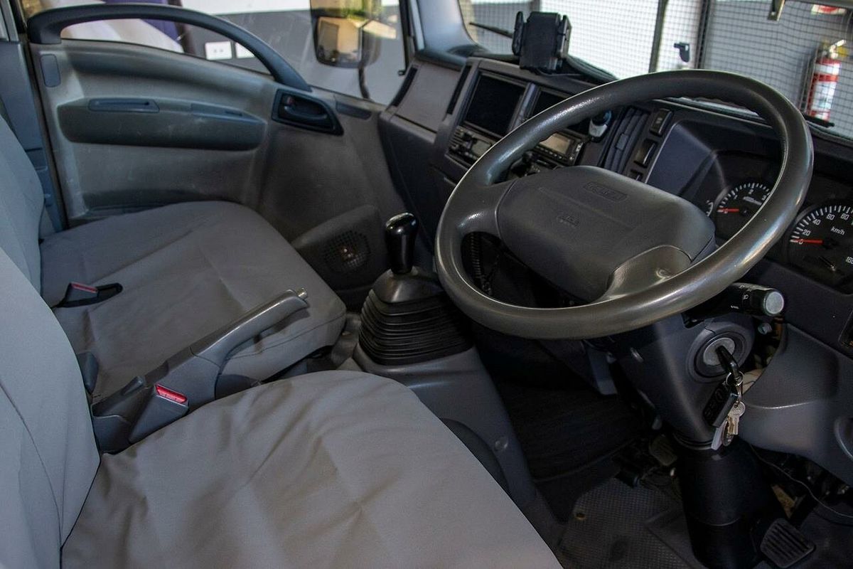 2009 Isuzu NLR NLR SERIES