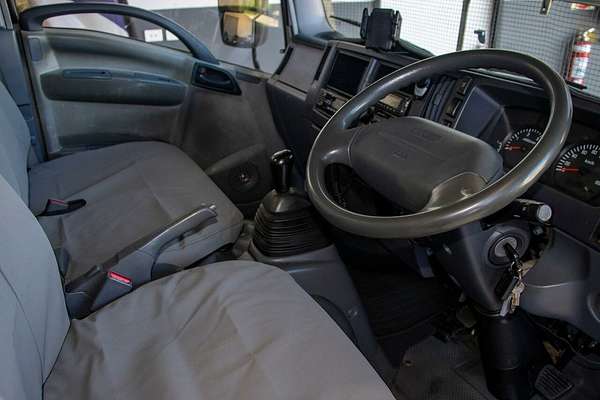 2009 Isuzu NLR NLR SERIES