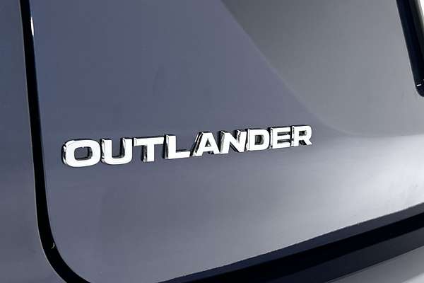 2023 Mitsubishi Outlander LS ZM