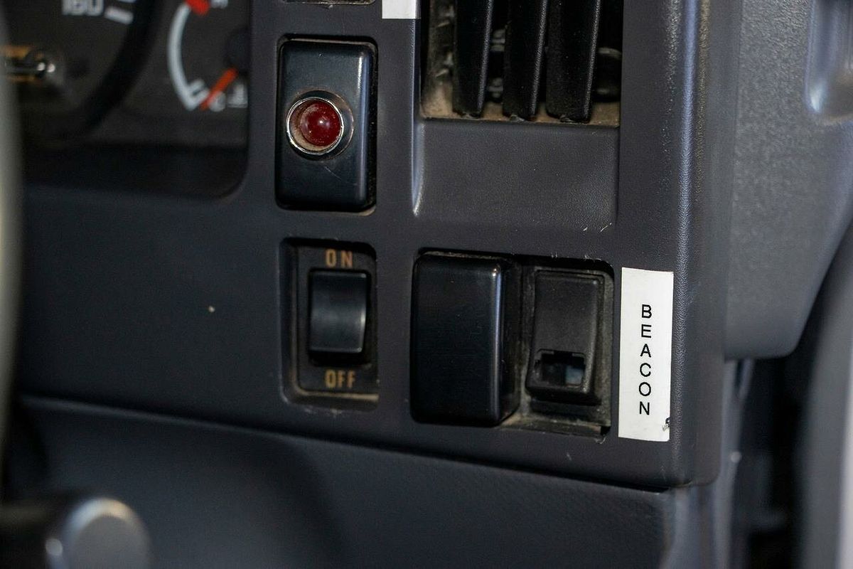 2009 Isuzu NLR NLR SERIES