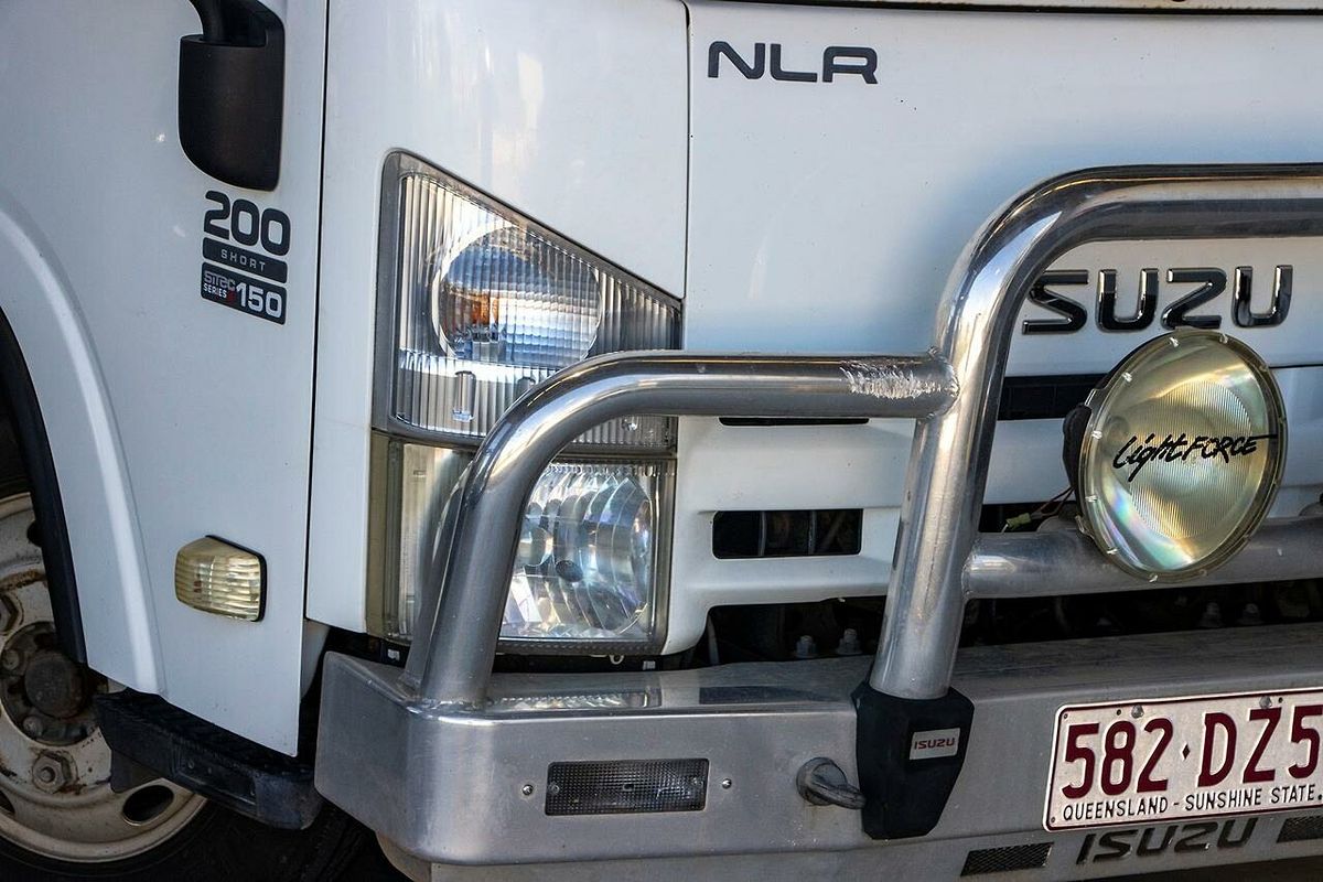 2009 Isuzu NLR NLR SERIES