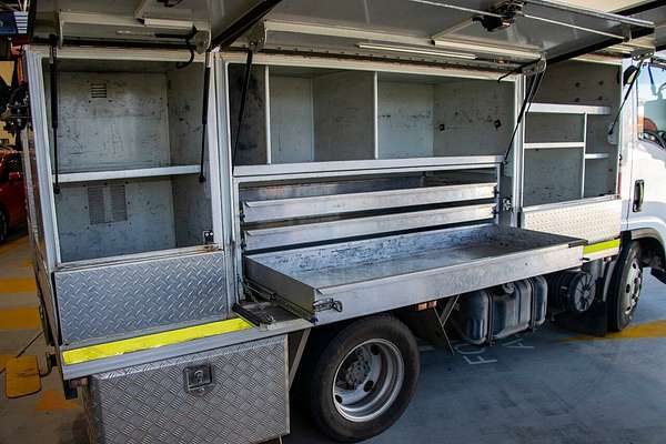 2009 Isuzu NLR NLR SERIES