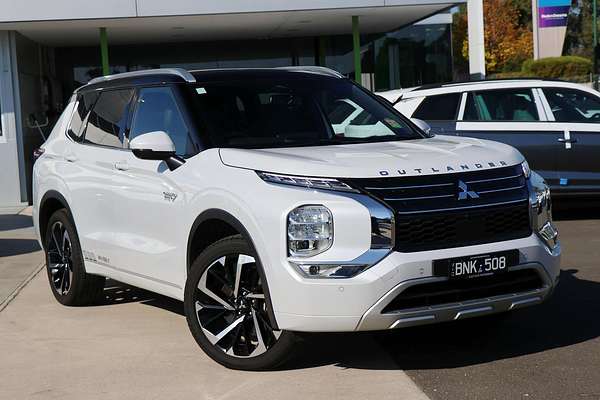 2022 Mitsubishi Outlander PHEV Exceed Tourer ZM