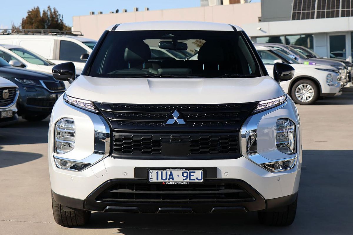 2024 Mitsubishi Outlander Black Edition ZM