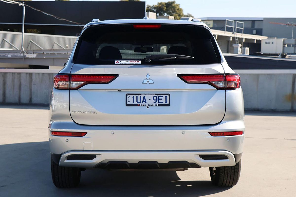 2024 Mitsubishi Outlander LS ZM