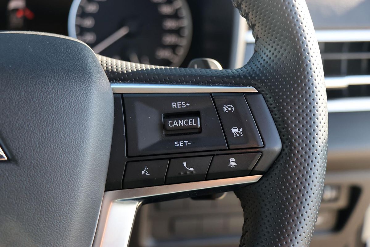 2024 Mitsubishi Outlander LS ZM