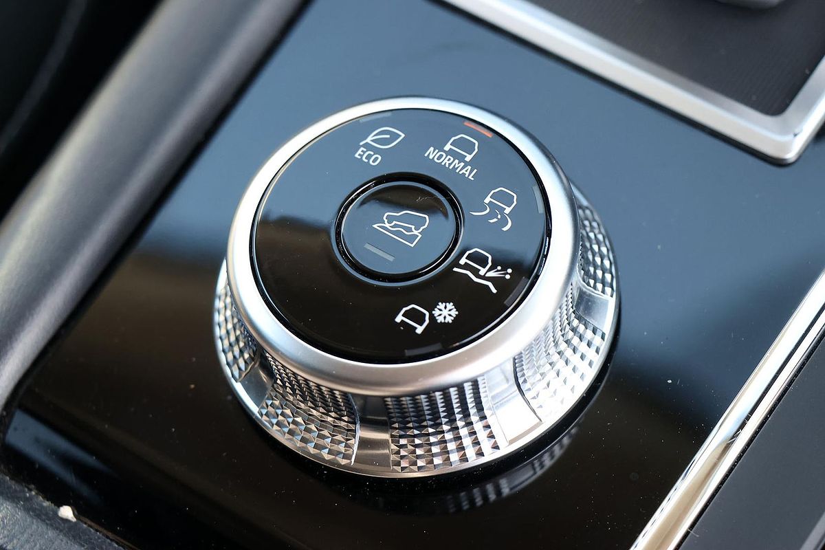 2024 Mitsubishi Outlander LS ZM