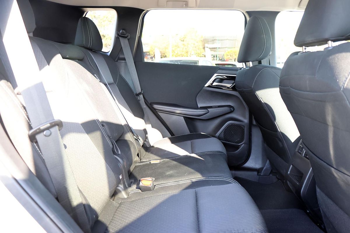 2024 Mitsubishi Outlander LS ZM
