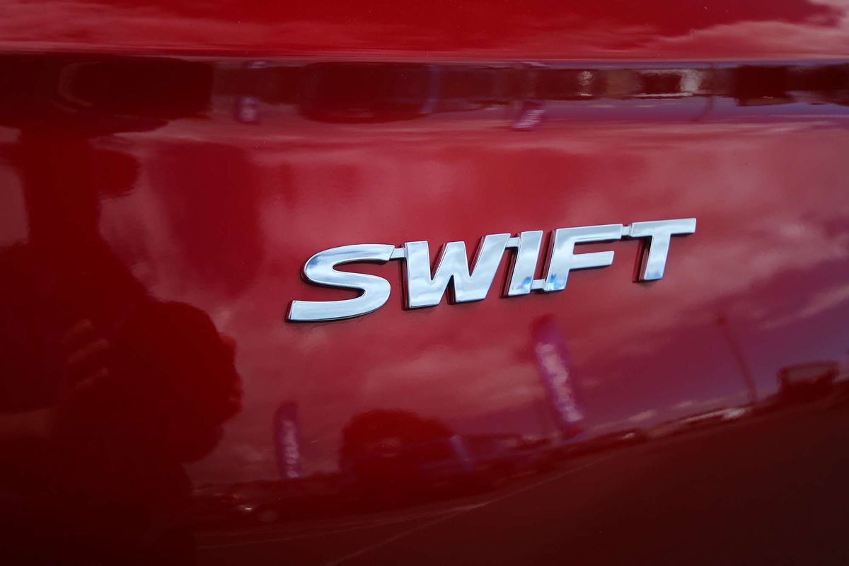 2024 Suzuki Swift Hybrid UZ