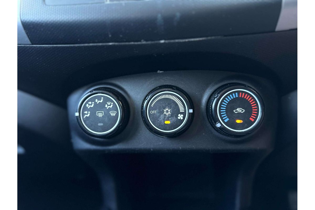 2010 Mitsubishi Outlander LS ZH