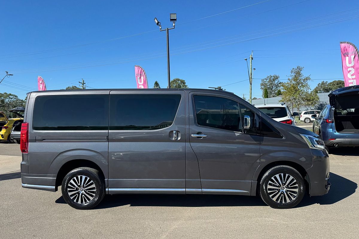 2019 Toyota Granvia VX GDH303R