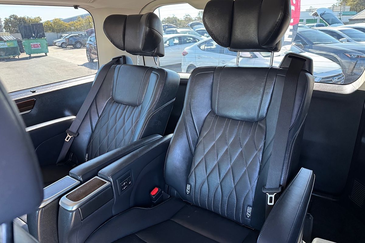 2019 Toyota Granvia VX GDH303R