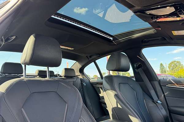 2016 BMW 5 Series 520d M Sport G30