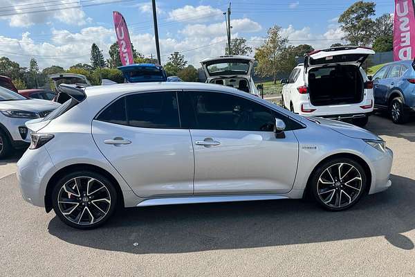 2020 Toyota Corolla ZR Hybrid ZWE211R