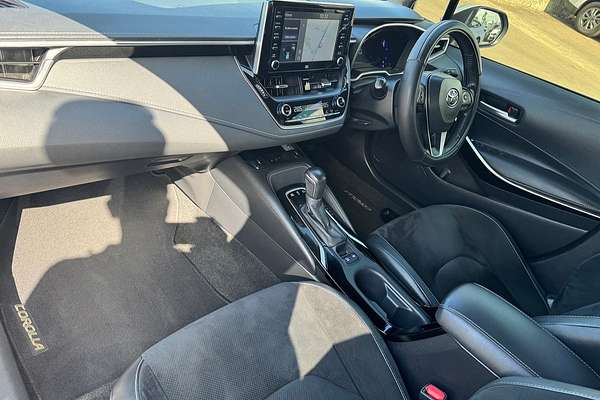 2020 Toyota Corolla ZR Hybrid ZWE211R