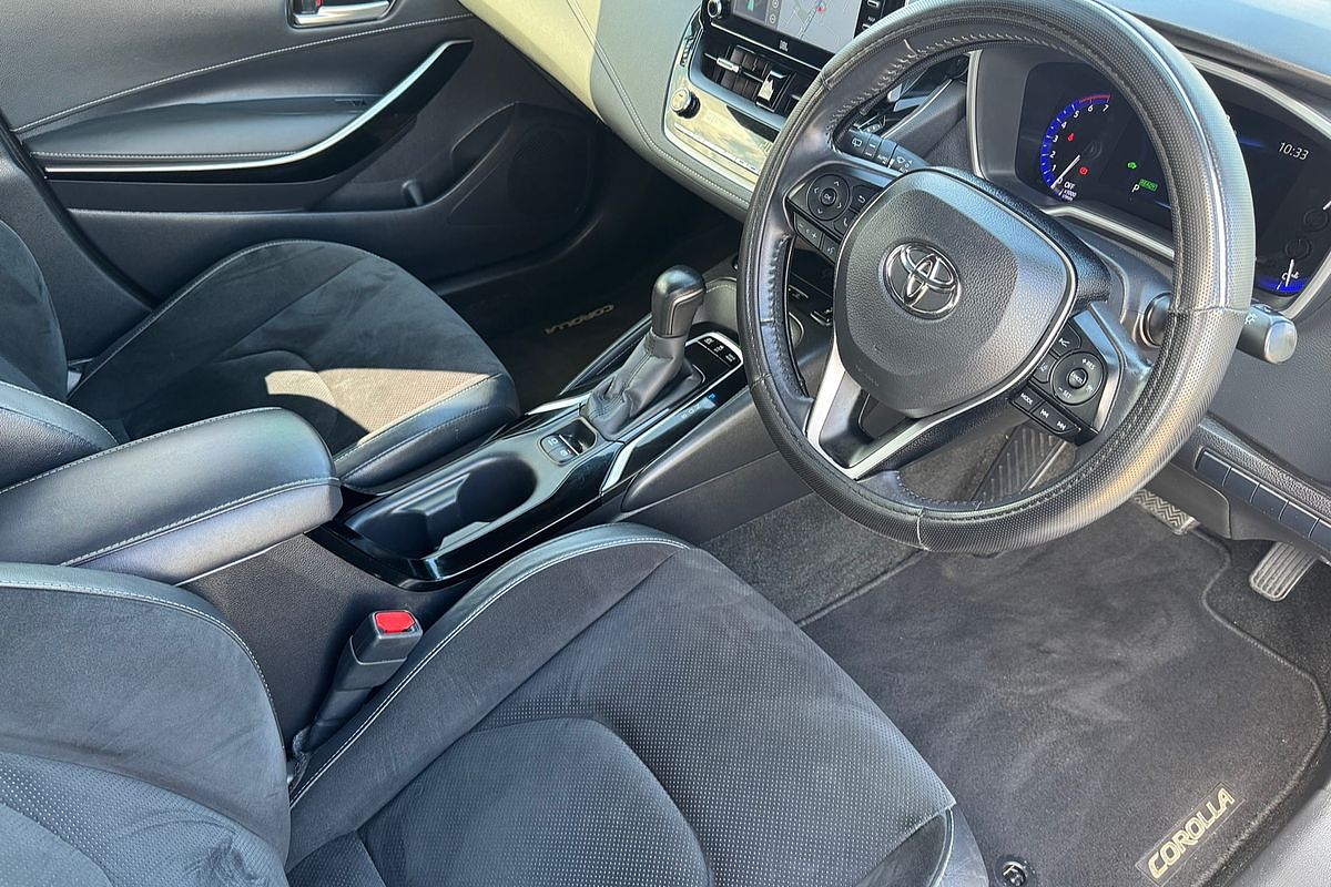 2020 Toyota Corolla ZR Hybrid ZWE211R