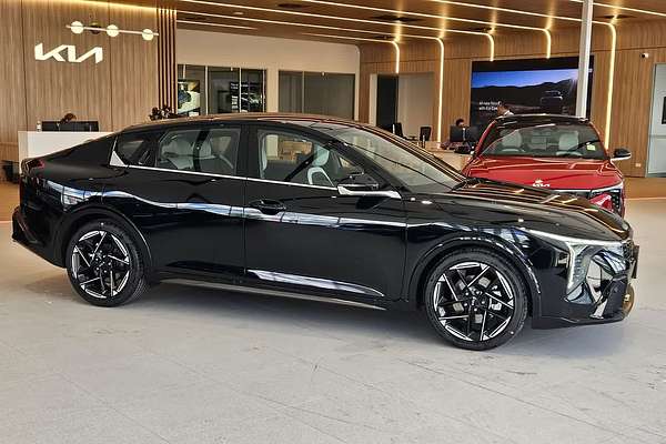 2024 Kia K4 GT-Line CL4m