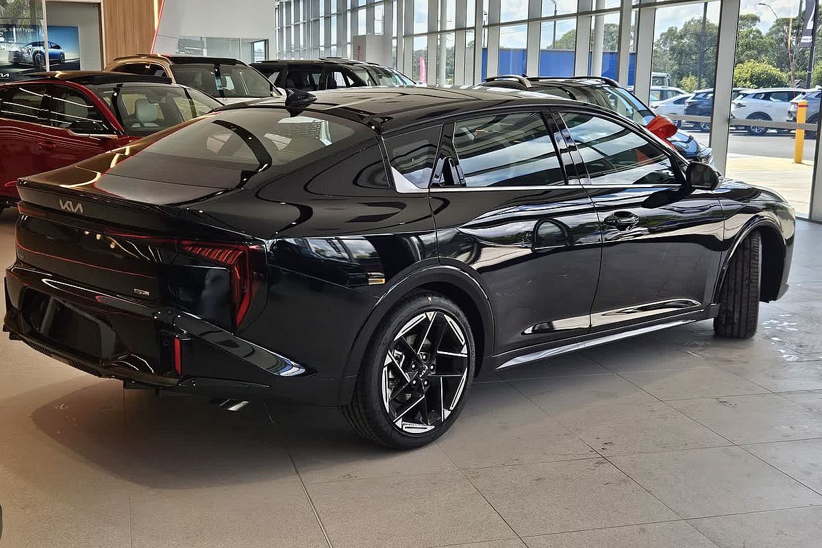 2024 Kia K4 GT-Line CL4m