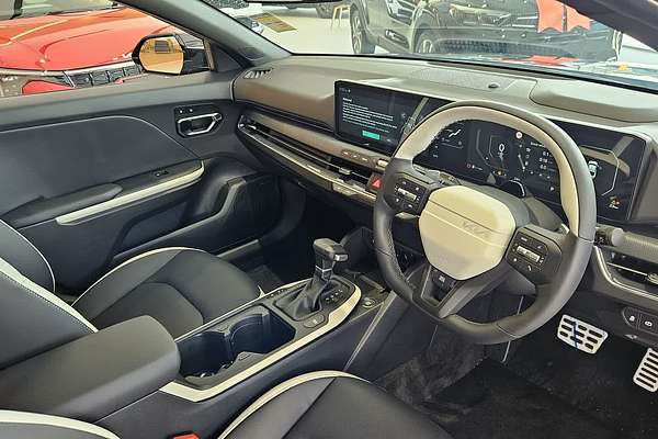 2024 Kia K4 GT-Line CL4m
