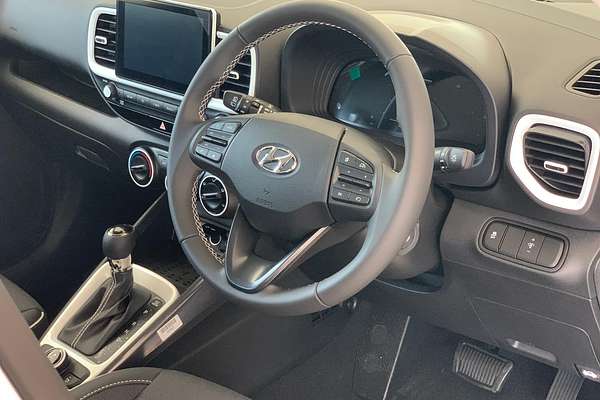 2025 Hyundai Venue Active QX.V5