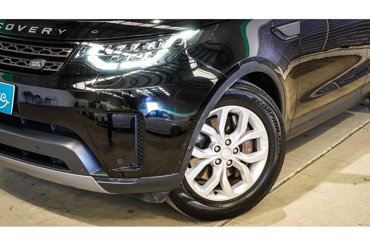 2019 Land Rover Discovery SD6 SE Series 5