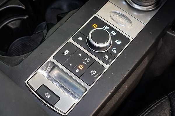 2019 Land Rover Discovery SD6 SE Series 5
