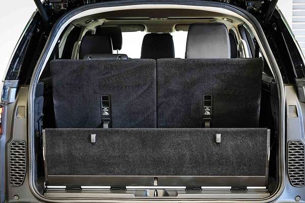2019 Land Rover Discovery SD6 SE Series 5